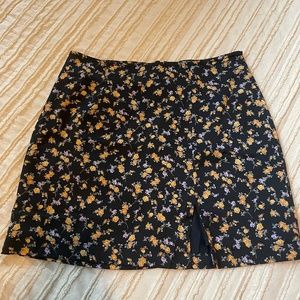 BLACK FLORAL SKIRT